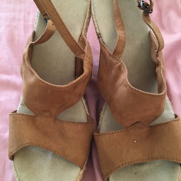 Ladies size 10 old navy sandals - Picture 1 of 3